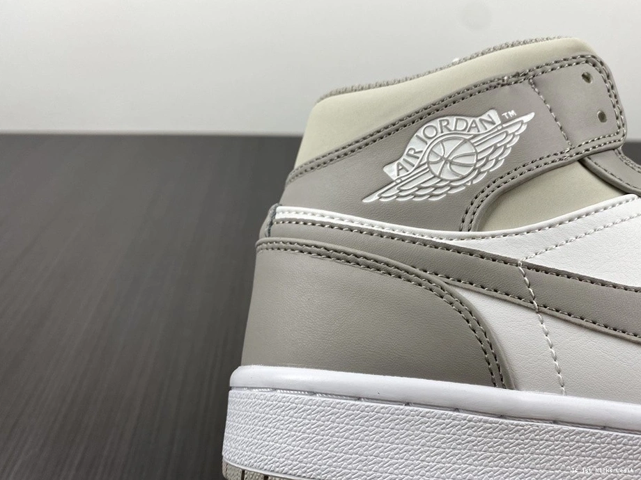 554724-082 - Jordan 1 Mid Linen 1027